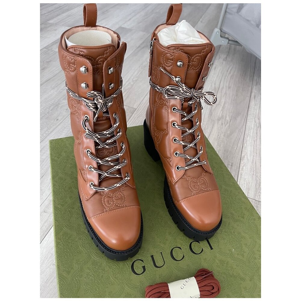 Brand New Gucci GG Embossed Matelassé  Leather Lace-up Boot Size 39.5 - Picture 3 of 7